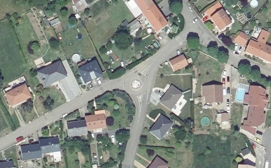 Vue aérienne du Rond-point anonyme n°904877993
