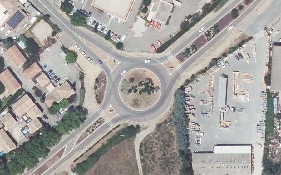 Vue aérienne du Rond-point anonyme n°90499029