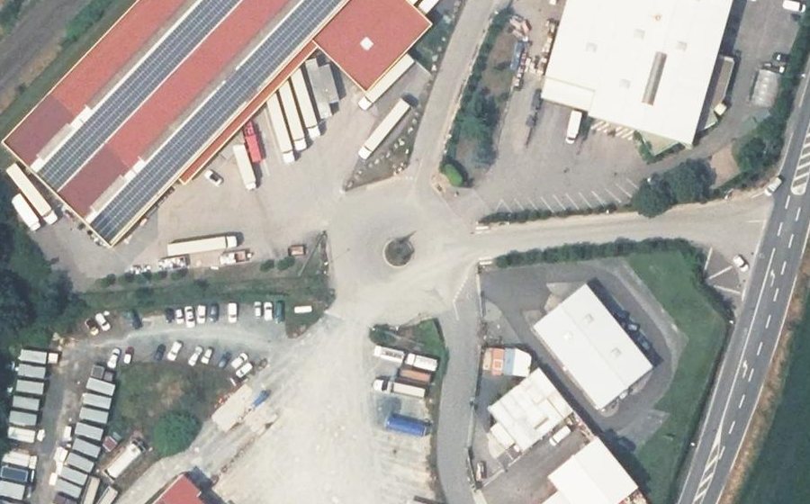 Vue aérienne du Rond-point anonyme n°905224409
