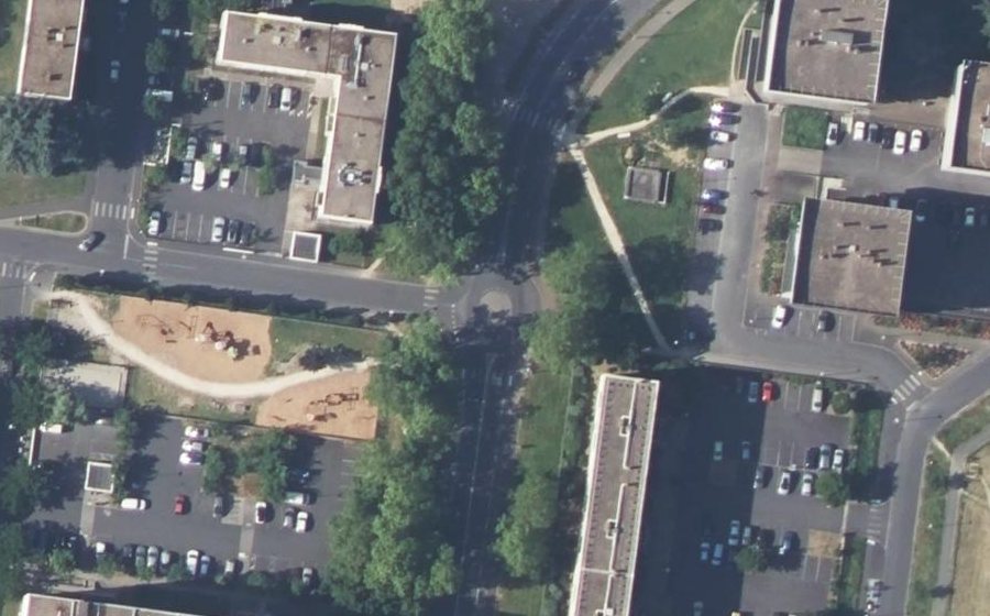 Vue aérienne du Rond-point anonyme n°905561436