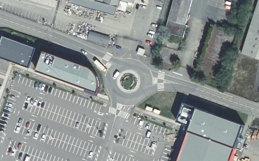 Vue aérienne du Rond-point anonyme n°905707058