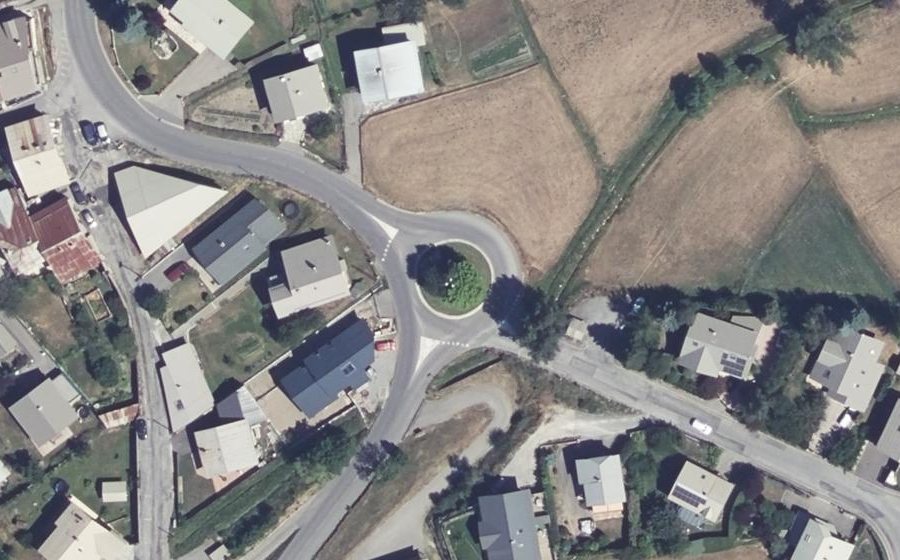 Vue aérienne du Rond-point anonyme n°906319898