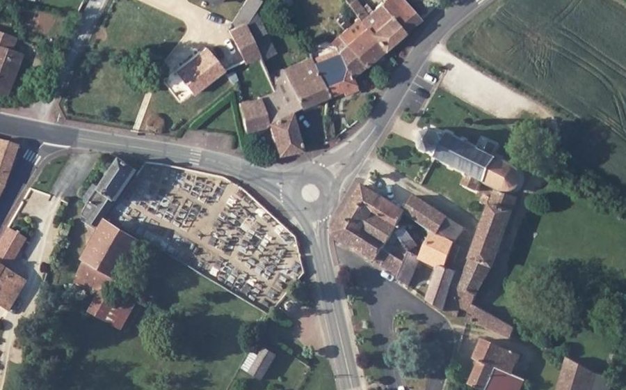 Vue aérienne du Rond-point anonyme n°906395067