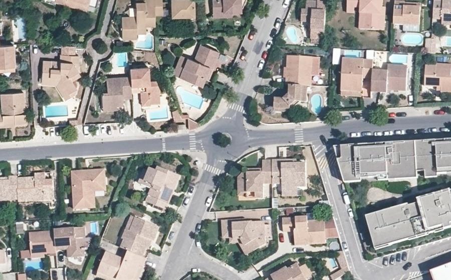 Vue aérienne du Rond-point anonyme n°906707826