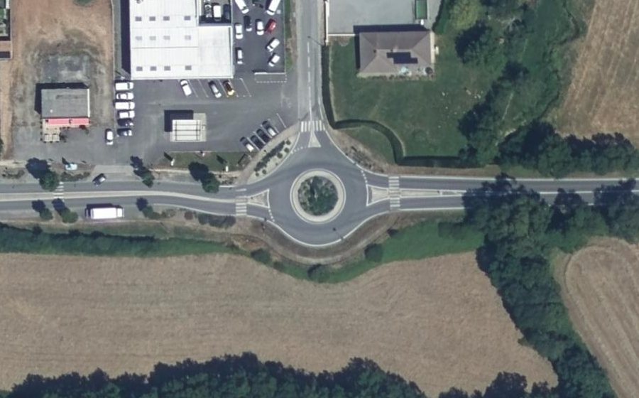 Vue aérienne du Rond-point anonyme n°90690306