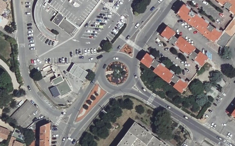 Vue aérienne du Rond-point anonyme n°90753323