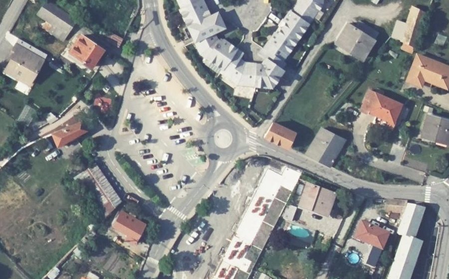 Vue aérienne du Rond-point anonyme n°907770013