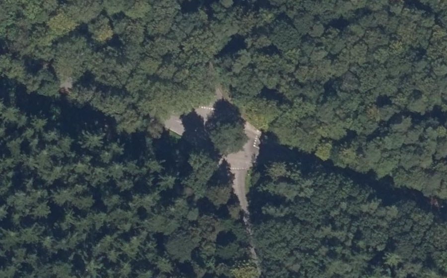 Vue aérienne du Rond-point anonyme n°908306598
