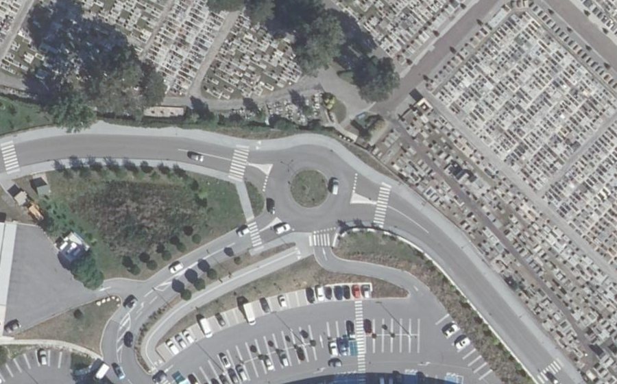 Vue aérienne du Rond-point anonyme n°908390475