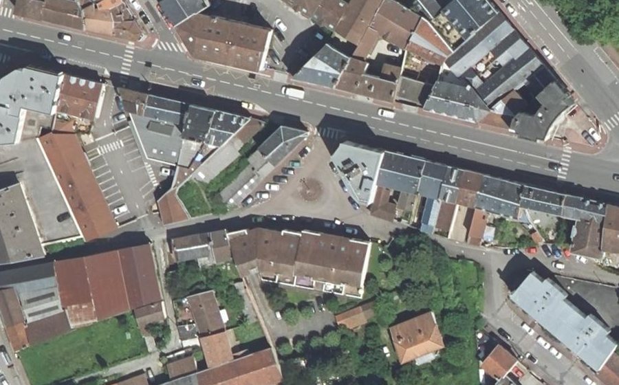 Vue aérienne du Rond-point anonyme n°909118687