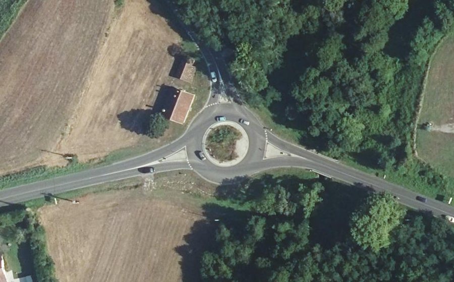 Vue aérienne du Rond-point anonyme n°909350037