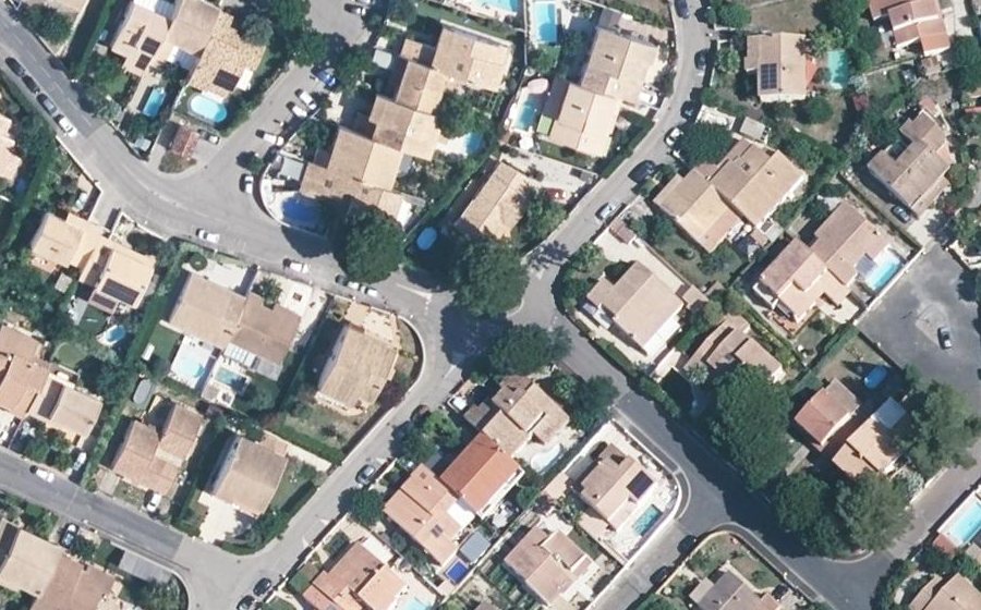 Vue aérienne du Rond-point anonyme n°909353244