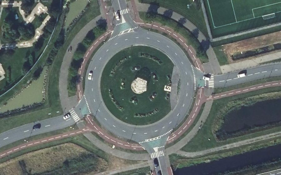 Vue aérienne du Rond-point anonyme n°90941826
