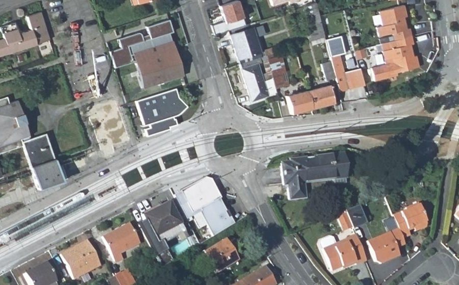 Vue aérienne du Rond-point anonyme n°90952427