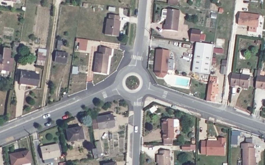Vue aérienne du Rond-point anonyme n°909569979