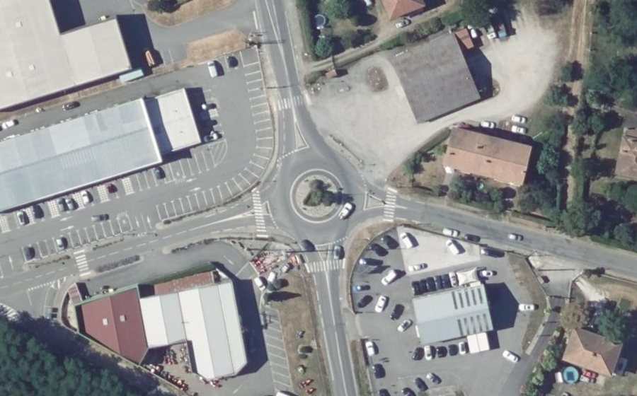Vue aérienne du Rond-point anonyme n°909624975