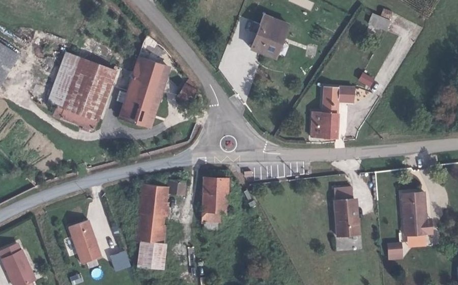 Vue aérienne du Rond-point anonyme n°909651000
