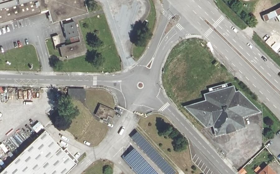 Vue aérienne du Rond-point anonyme n°910126785