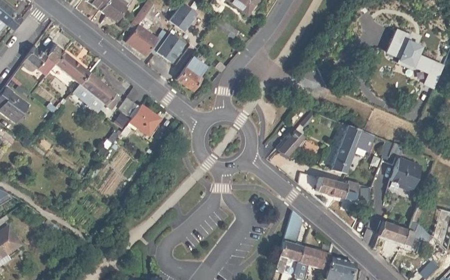 Vue aérienne du Rond-point anonyme n°91027191