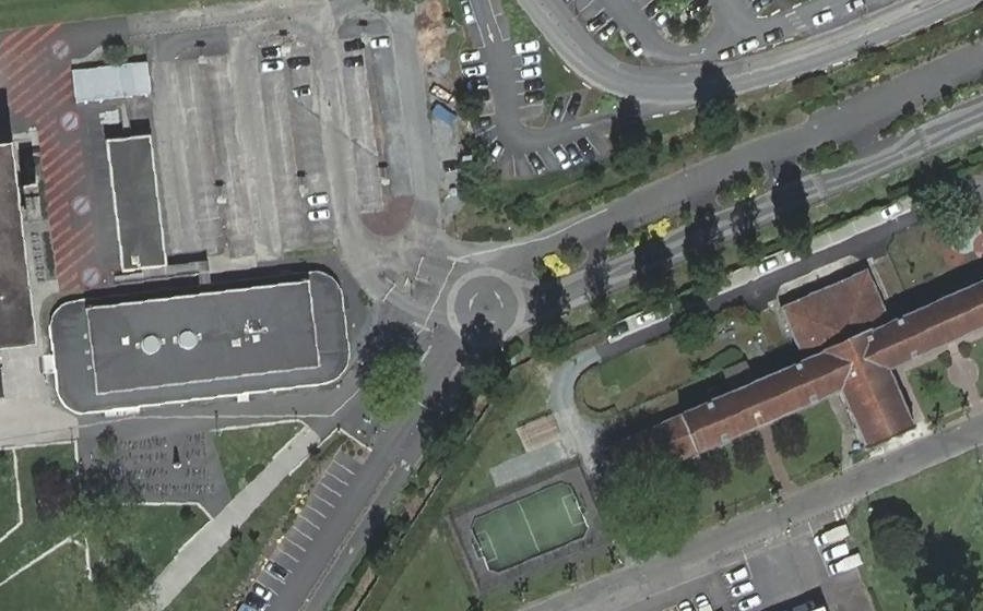 Vue aérienne du Rond-point anonyme n°910501268