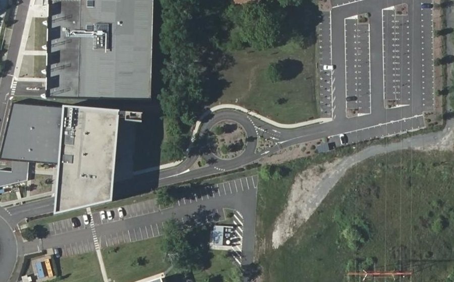 Vue aérienne du Rond-point anonyme n°910538171