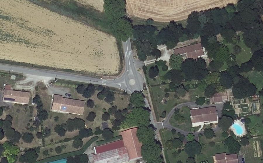 Vue aérienne du Rond-point anonyme n°910582576