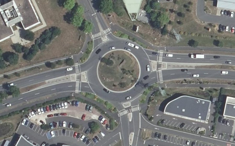 Vue aérienne du Rond-point anonyme n°910706056