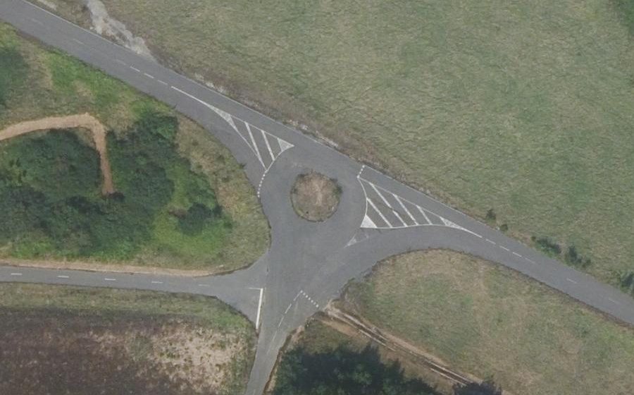 Vue aérienne du Rond-point anonyme n°911223988