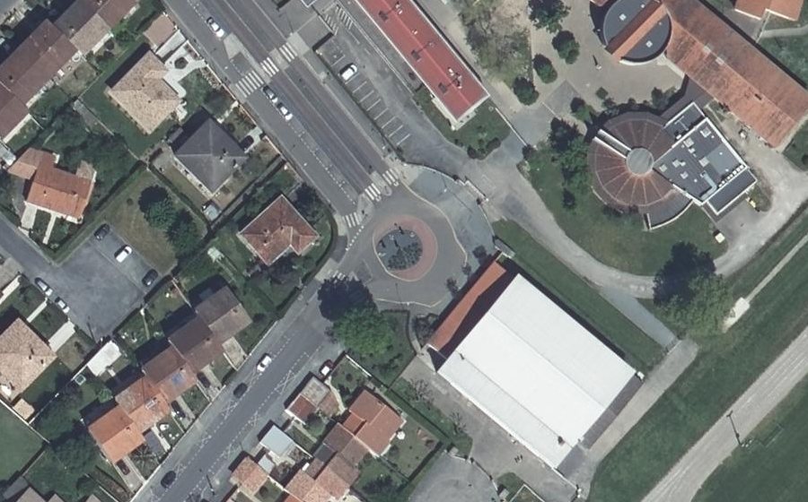 Vue aérienne du Rond-point anonyme n°911362226