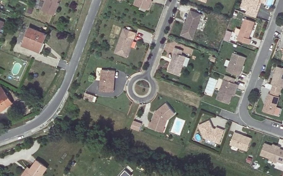 Vue aérienne du Rond-point anonyme n°911632645