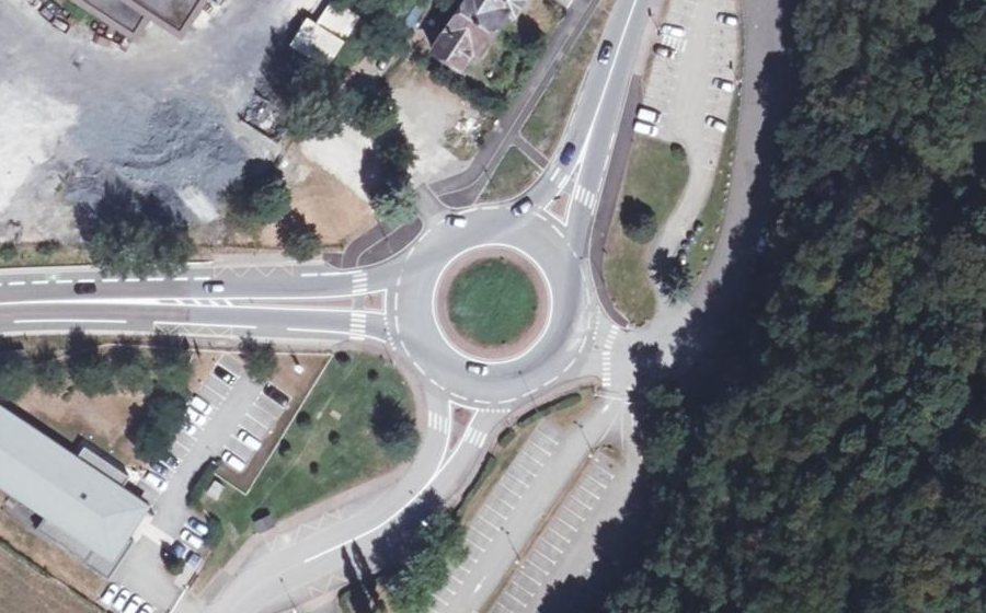 Vue aérienne du Rond-point anonyme n°911651342