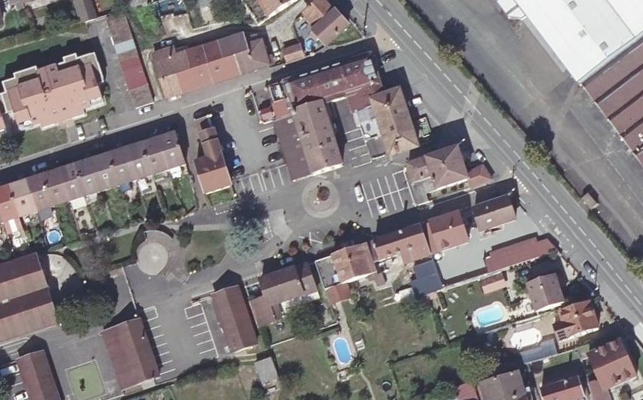Vue aérienne du Rond-point anonyme n°911654175