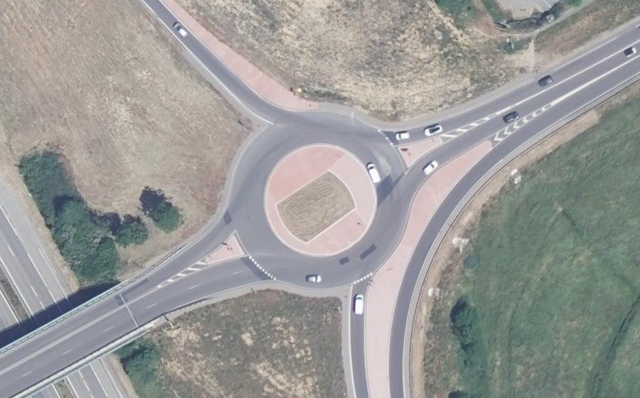 Vue aérienne du Rond-point anonyme n°912271651