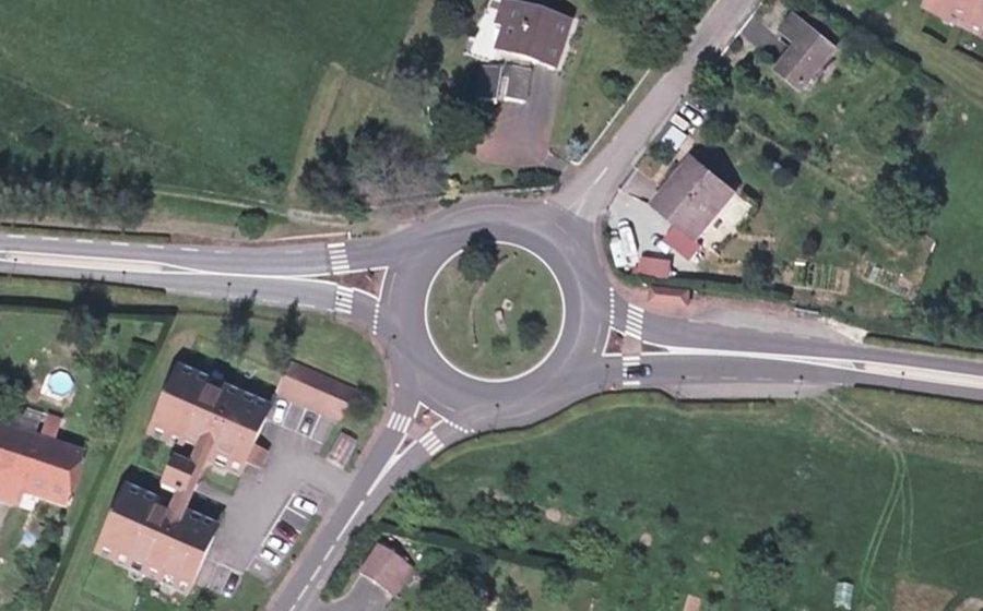 Vue aérienne du Rond-point anonyme n°91239620