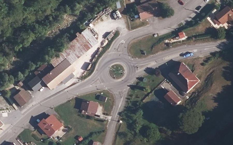 Vue aérienne du Rond-point anonyme n°912497624