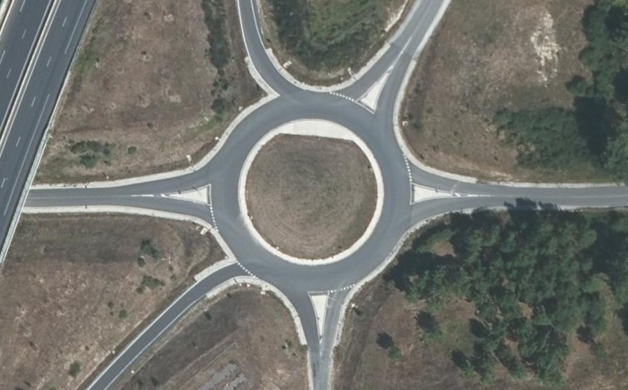 Vue aérienne du Rond-point anonyme n°912791374