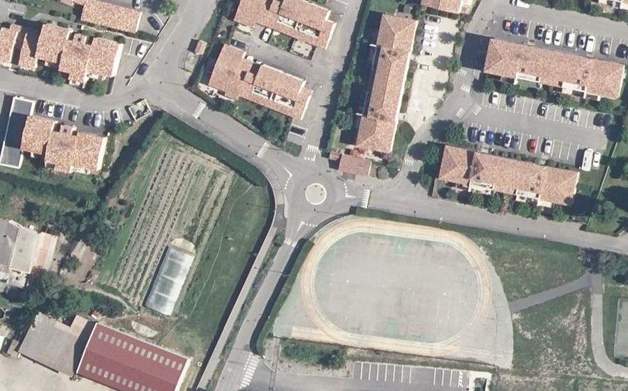 Vue aérienne du Rond-point anonyme n°912816106