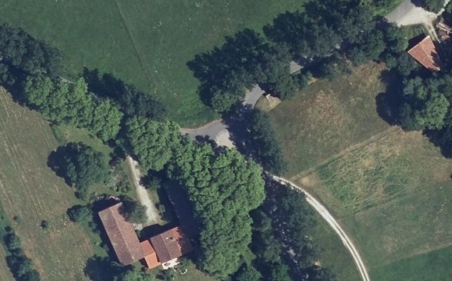 Vue aérienne du Rond-point anonyme n°912825302