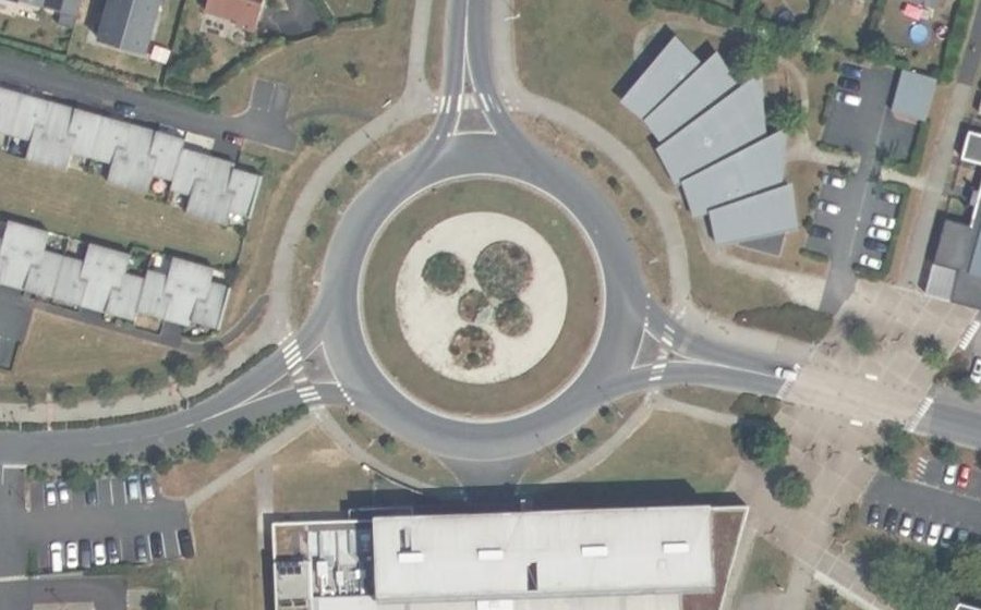 Vue aérienne du Rond-point anonyme n°91291617