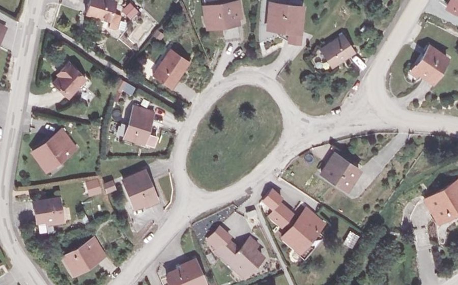 Vue aérienne du Rond-point anonyme n°91382955