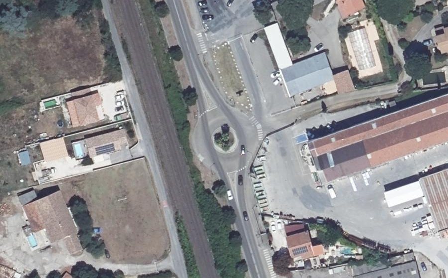 Vue aérienne du Rond-point anonyme n°91399404