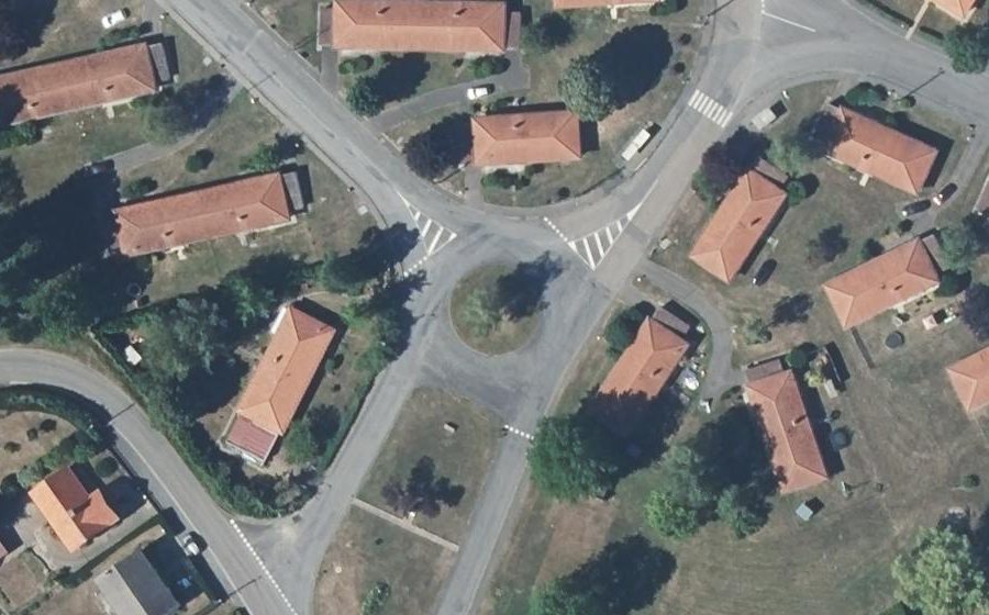 Vue aérienne du Rond-point anonyme n°914259200