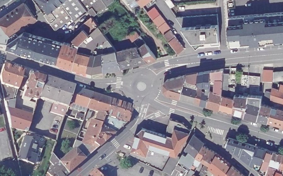 Vue aérienne du Rond-point anonyme n°91429948