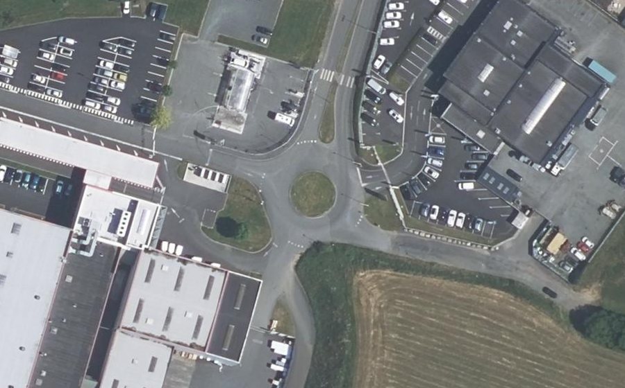 Vue aérienne du Rond-point anonyme n°91461142