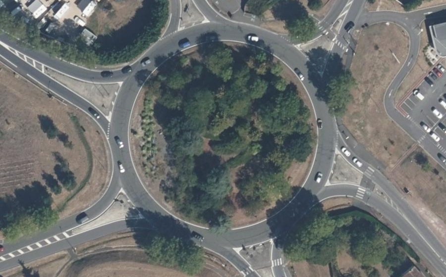Vue aérienne du Rond-point anonyme n°915124261