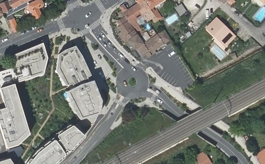 Vue aérienne du Rond-point anonyme n°915133933