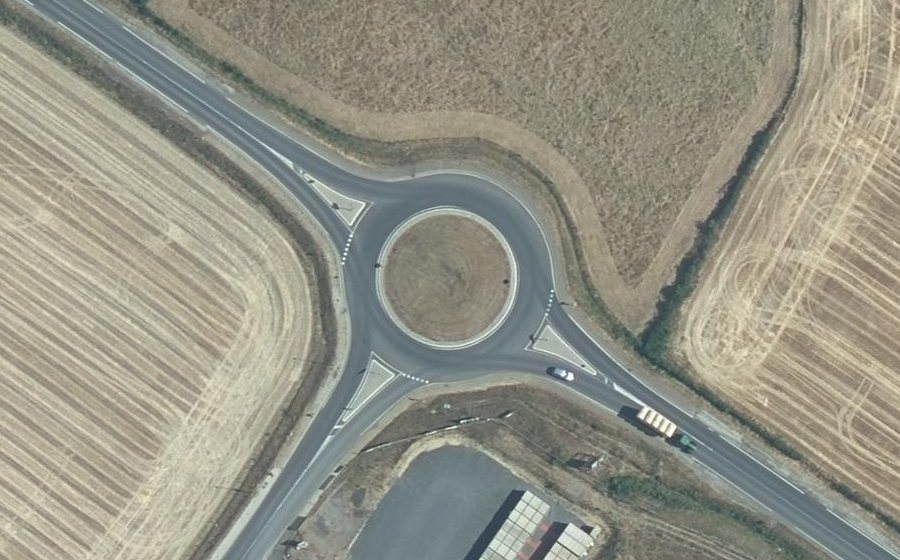 Vue aérienne du Rond-point anonyme n°915242167