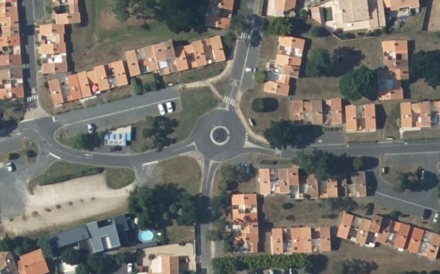 Vue aérienne du Rond-point anonyme n°915562006