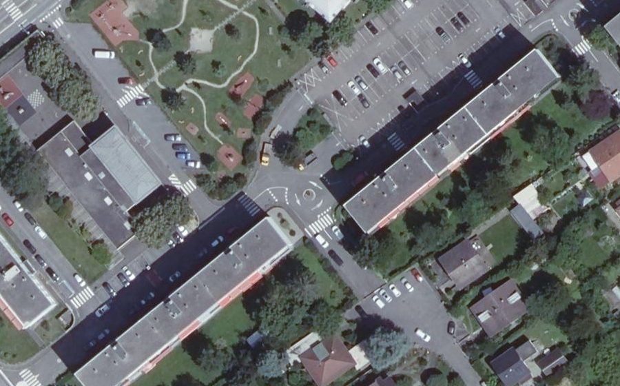 Vue aérienne du Rond-point anonyme n°915866130