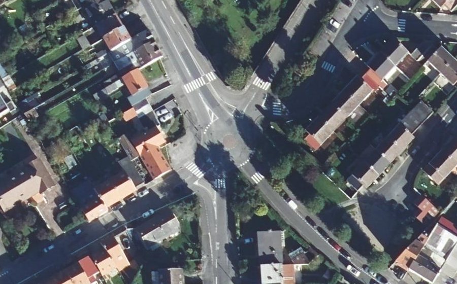 Vue aérienne du Rond-point anonyme n°91589573
